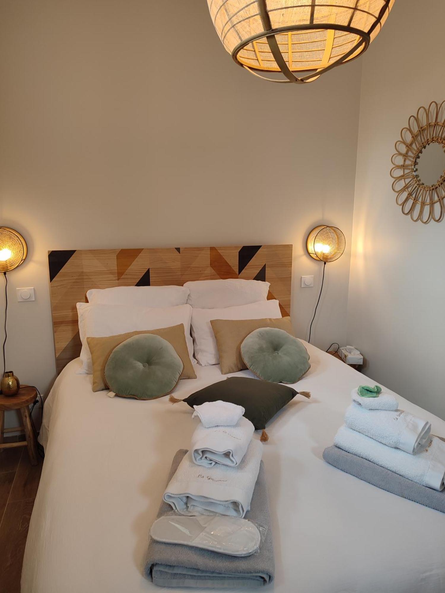 Montmirail  Demeure De La Garenne Bed & Breakfast エクステリア 写真